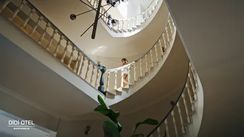 DİDİ Otel Sapanca iç mimari, spiral merdiven