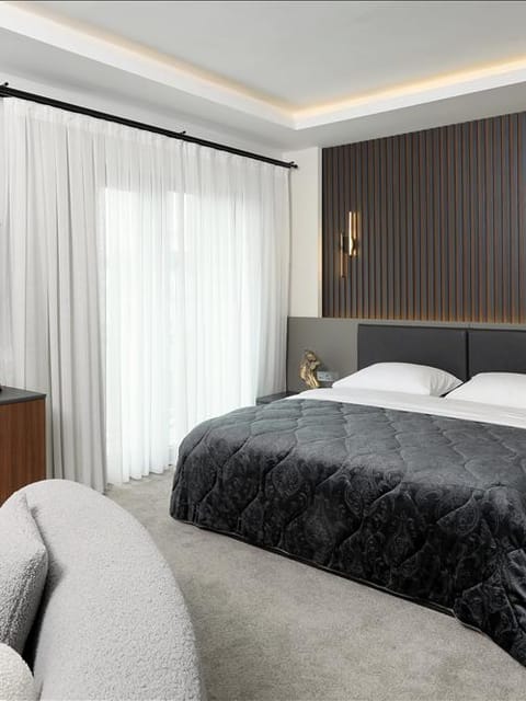 listing card gallery