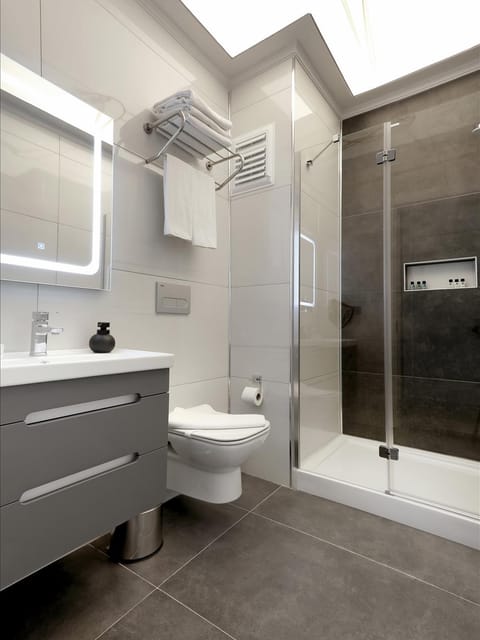 listing card gallery