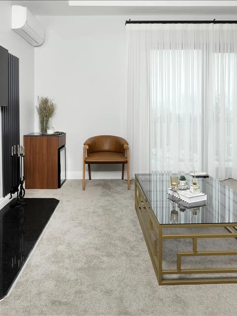 listing card gallery